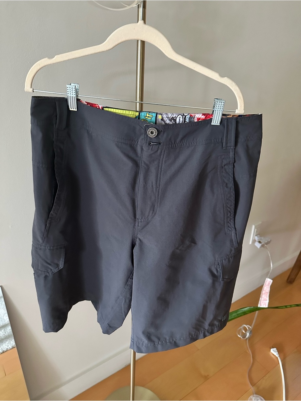Gray Lululemon Men's Cargo Shorts with Pop-Print Waistband
